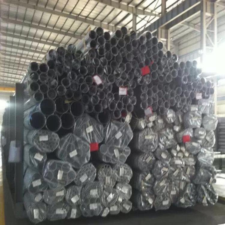 永穗不銹鋼圓管已包裝，待發(fā)貨倉庫